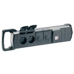 Legrand Bloc Multiprises Caoutchouc 4 Prises De Courant 2P+T 16A IP44 IK08 Avec Poignée De Transport Et Interrupteur à Voyant