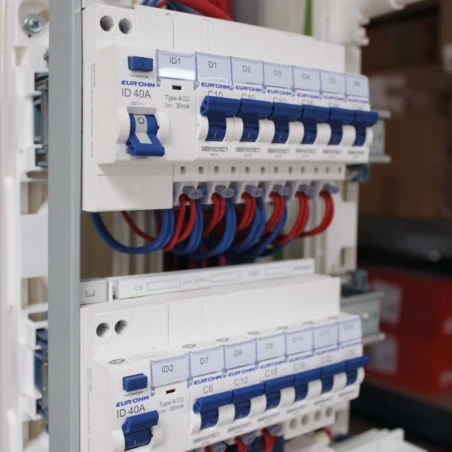 Disjoncteur 20A - Courbe C - Connexion à Vis - 2P - NF 1 Disjoncteur 20A - Courbe C - Connexion à Vis - 2P - NF