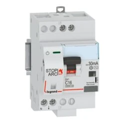 Legrand Disjoncteur Différentiel DX³ STOP ARC 6000 - 1P+N 230V~ - 16A TypeAC 30mA - Courbe C - 3 Modules