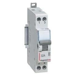 Legrand Interrupteur-inverseur Modulaire Interrupteur Contact NO+NF 250V~ - 1 Module
