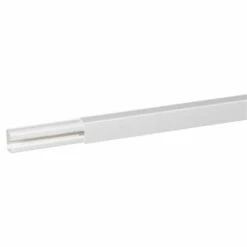 Moulure DLPlus 32x20mm Blanc 1 Compartiment Longueur 2,1m - LEGRAND