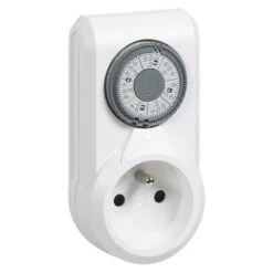 Legrand Programmateur Ménager Hebdomadaire Avec Fiche 2P+T Et Socle 2P+T 16A