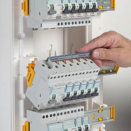 Tableau LEGRAND DRIVIA 3 Rangées 13 Modules IP30 IK05 - Blanc RAL9003 4 Tableau LEGRAND DRIVIA 3 Rangées 13 Modules IP30 IK05 - Blanc RAL9003 – Image 4